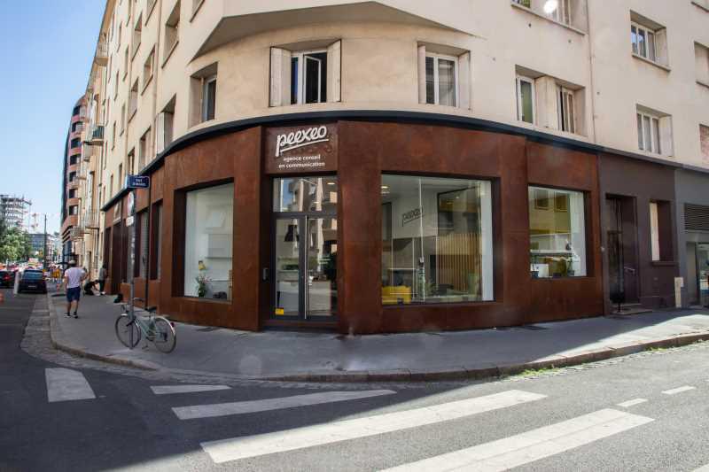 Location Bureaux 375 m² - Photo 1
