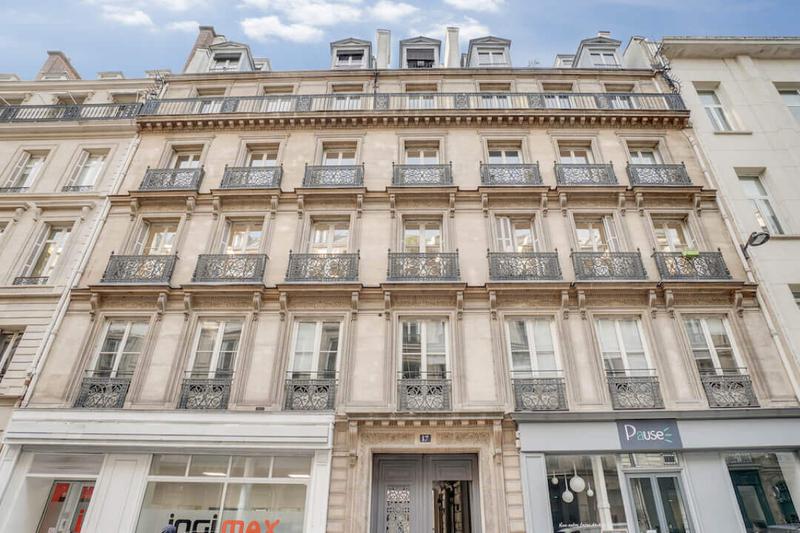 1 Rue De La Banque 75002 Paris DESKEO - Coworking Paris 75008 – BureauxLocaux.com