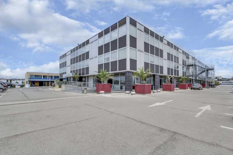 Location Bureaux 135 m² à 1 077 m² - Photo 1