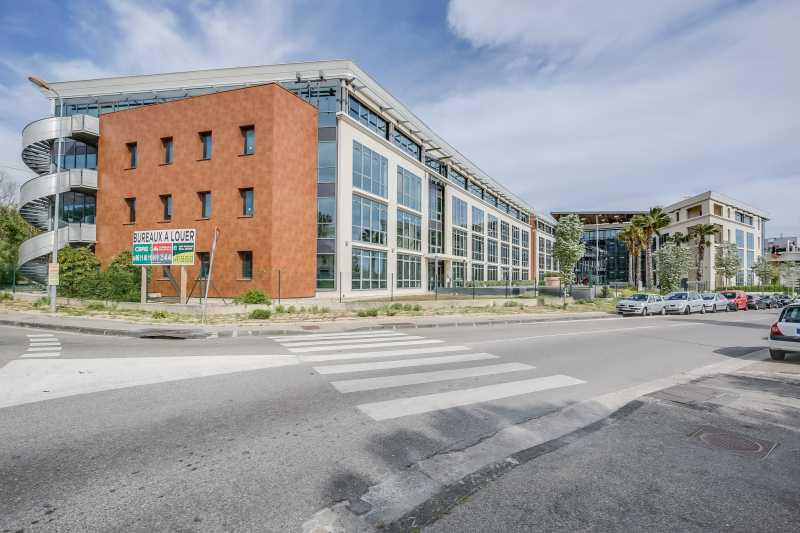 Location Bureaux 119 m² à 5 248 m² - Photo 1
