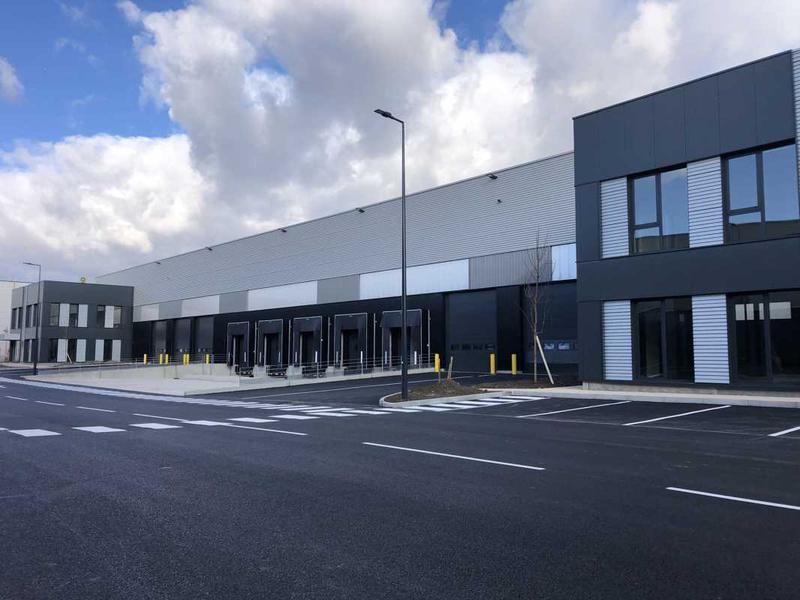 Location Local d'activités 1 236 m²