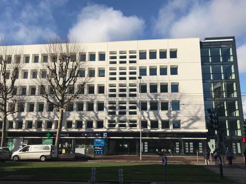 Location Bureaux 132 m² à 564 m² - Photo 1