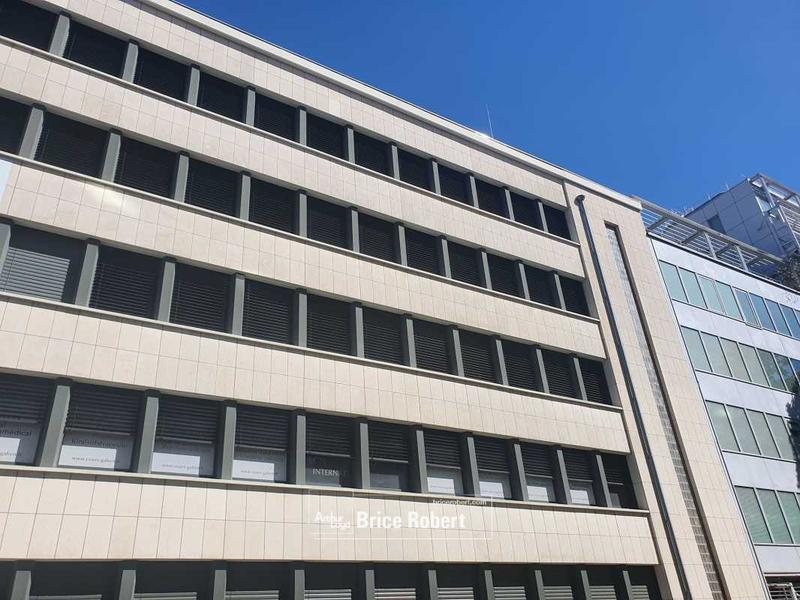 Location Bureaux 170 m² - Photo 1