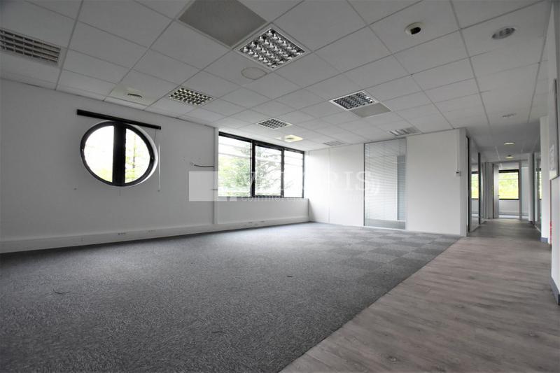 Location Bureaux 970 m²