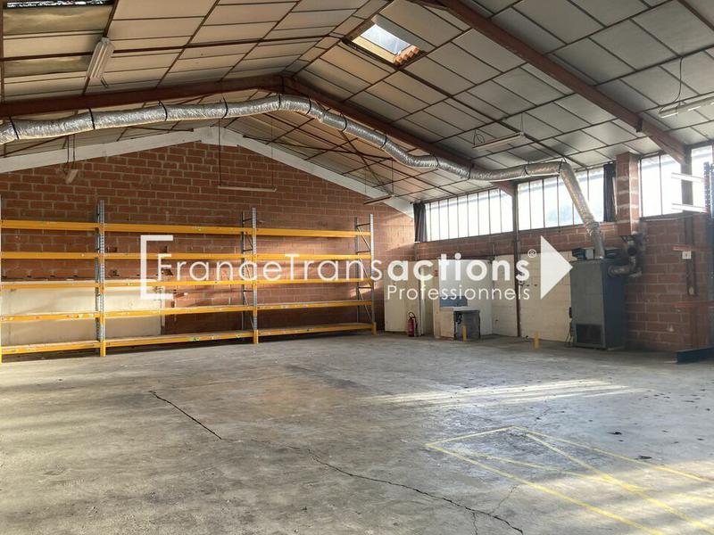 Location Commerce 300 m² - Photo 1