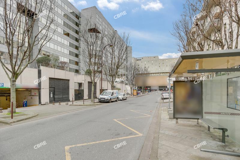 Location Bureau CharentonlePont 94220 7 857m²