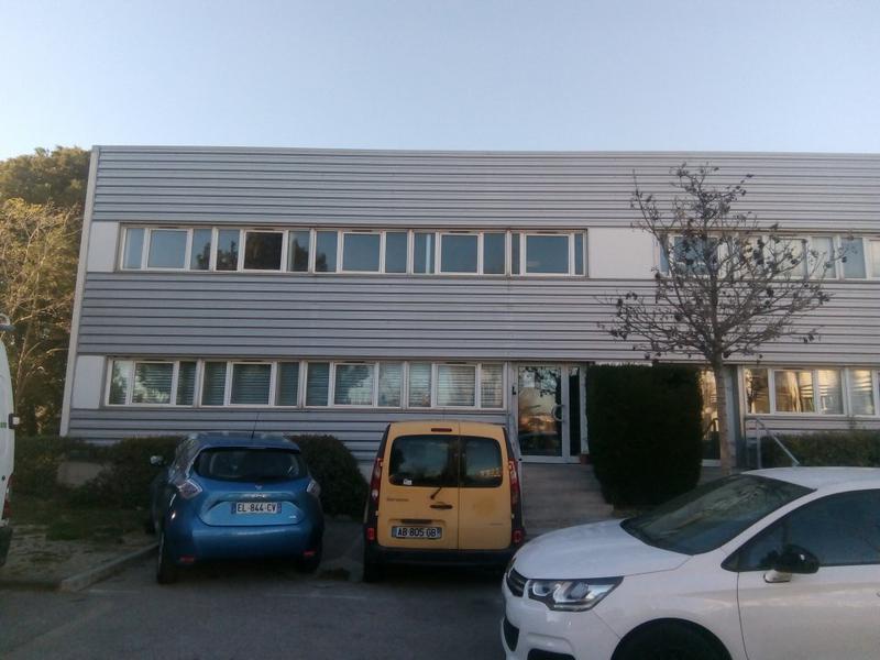 Location Bureaux 72 m²