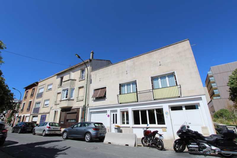 Location Bureaux 98 m²