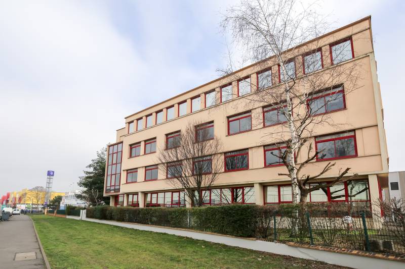 Location Bureaux Gennevilliers 92230 300m2 — id.266012 – BureauxLocaux.com