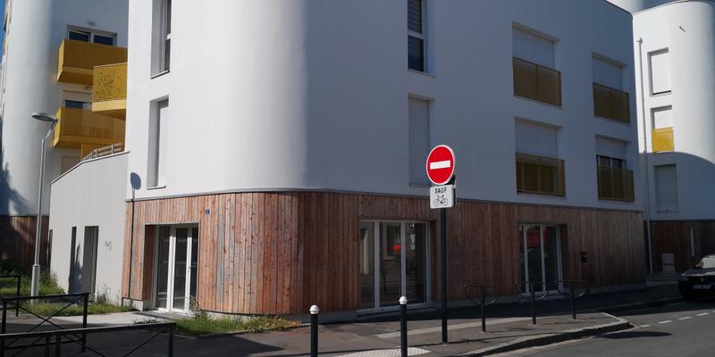 Location Bureaux 83 m² - Photo 1