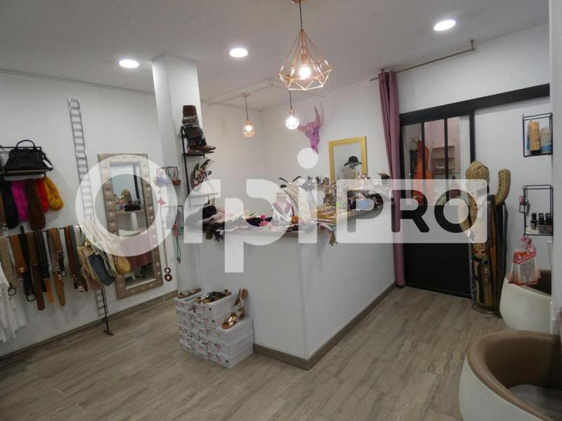 Location Local d'activités 42 m² - Photo 1