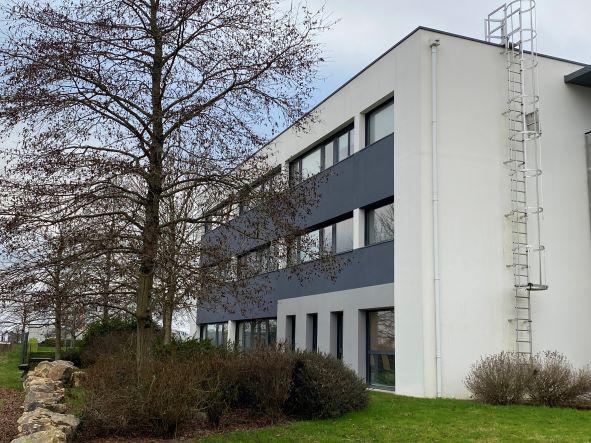 Location Bureaux 160 m² - Photo 1