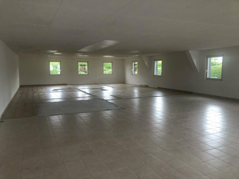 Location Local d'activités 170 m² - Photo 1