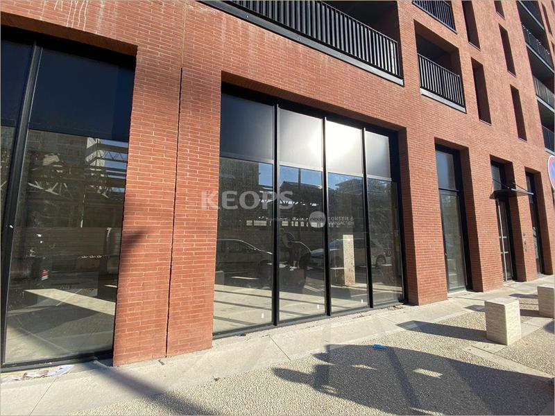 Location Commerce 105 m² - Photo 1