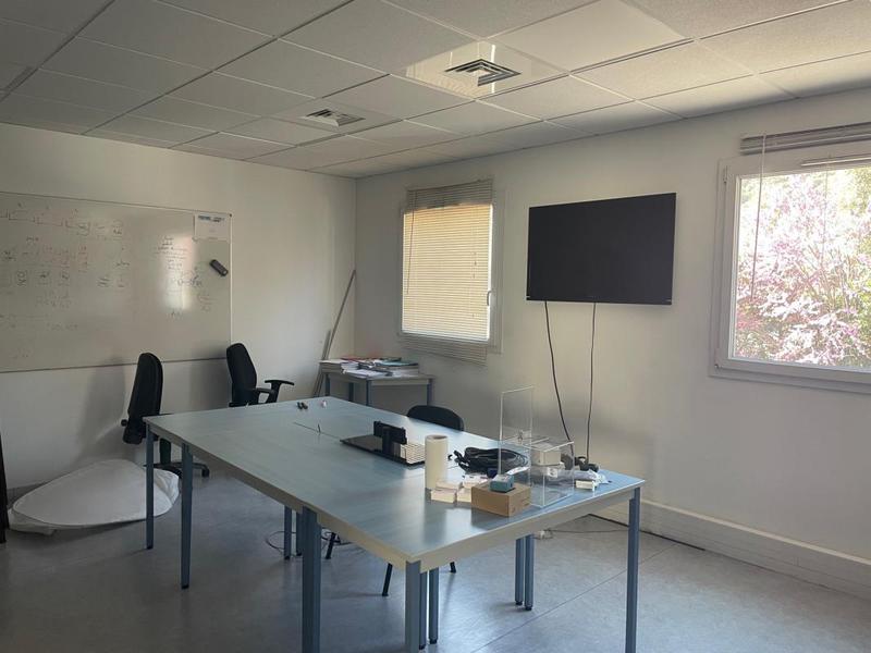 Location Bureaux 137 m²