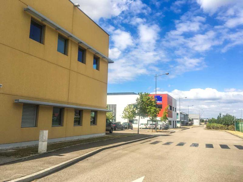 Location Bureau Saint-Priest 69800 332m² – BureauxLocaux.com