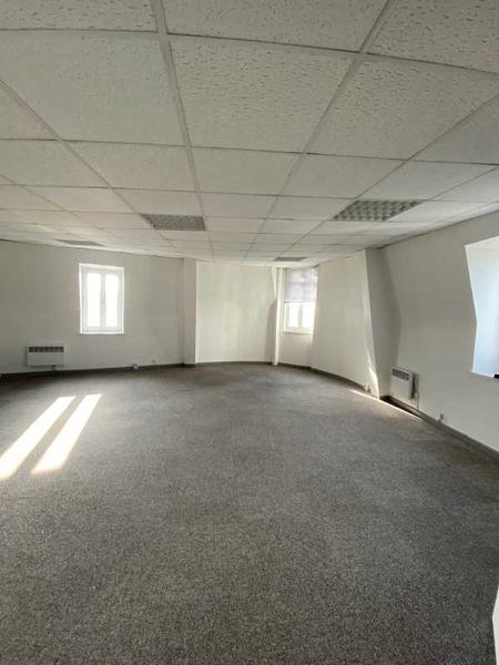 Location Bureaux 48 m² - Photo 1