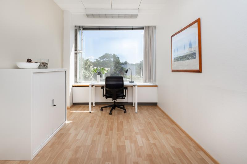 Location Bureaux 50 m² - Photo 1