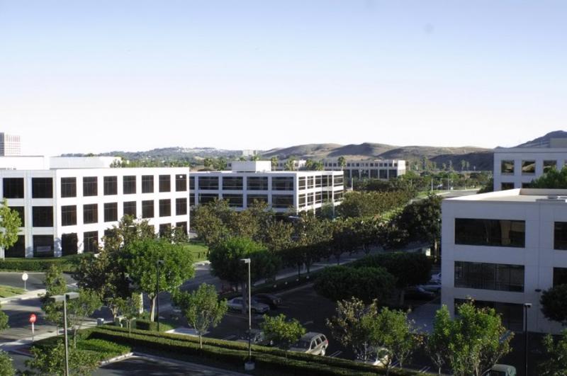 Location Bureaux 2 615 m² - Photo 1