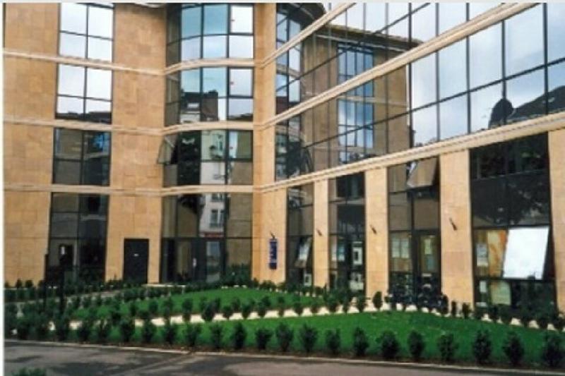 Location Bureaux 38 m² à 2 123 m² - Photo 1