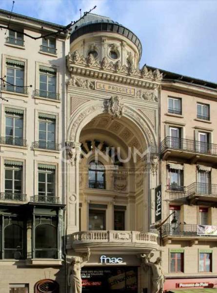 Location Bureaux 185 m² - Photo 1