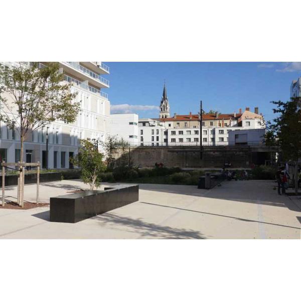 Location Bureaux 225 m² - Photo 1