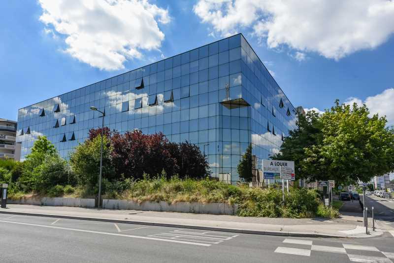Location Bureaux 266 m² à 663 m²