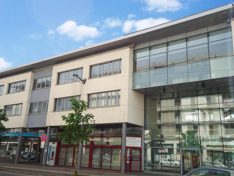 15 Rue Emile Zola 69120 Vaulx en velin Location Bureau Vaulx-en-Velin 69120 875m² – BureauxLocaux.com