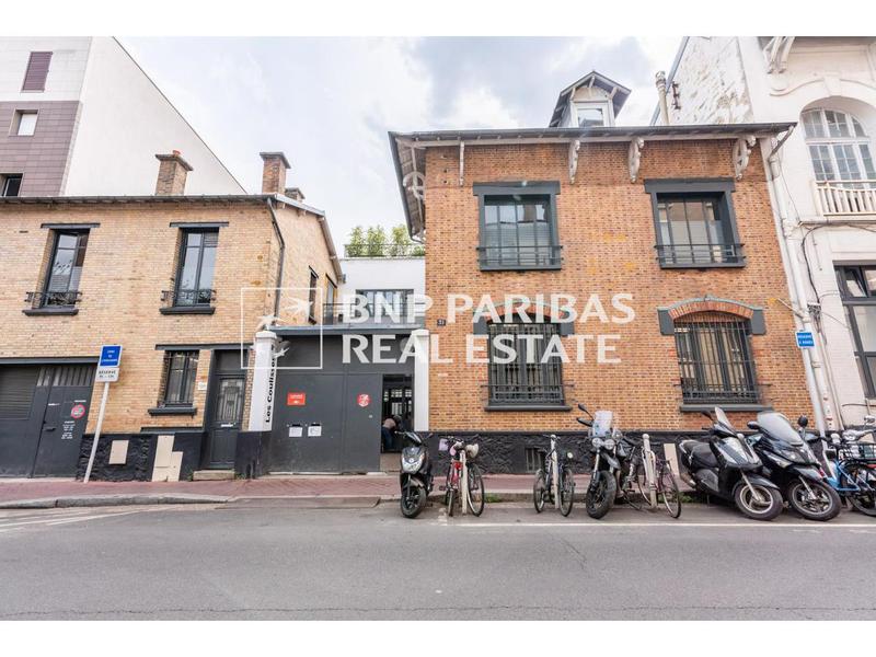 Location Bureaux 366 m² - Photo 1