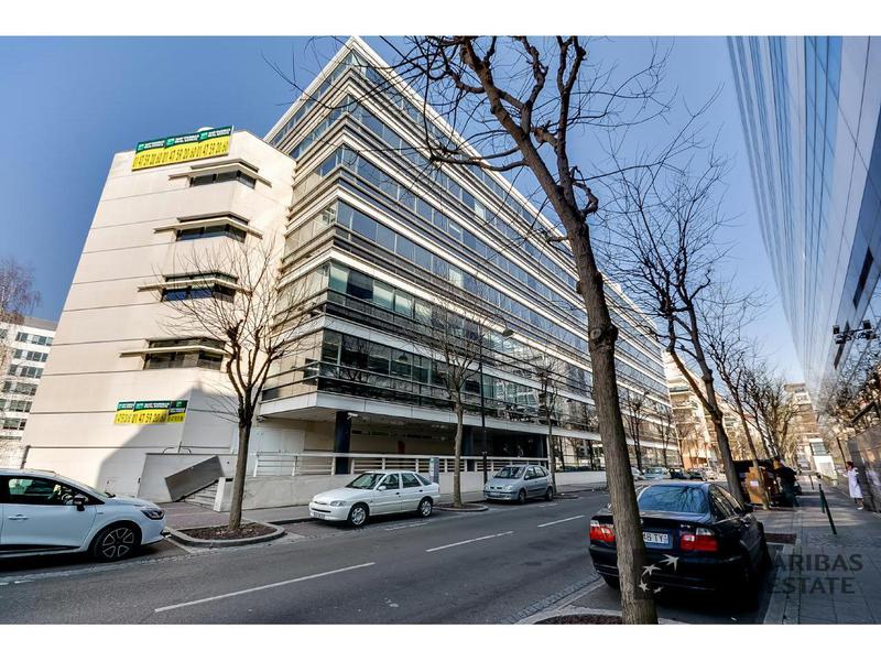 Location Bureaux 430 m² - Photo 1