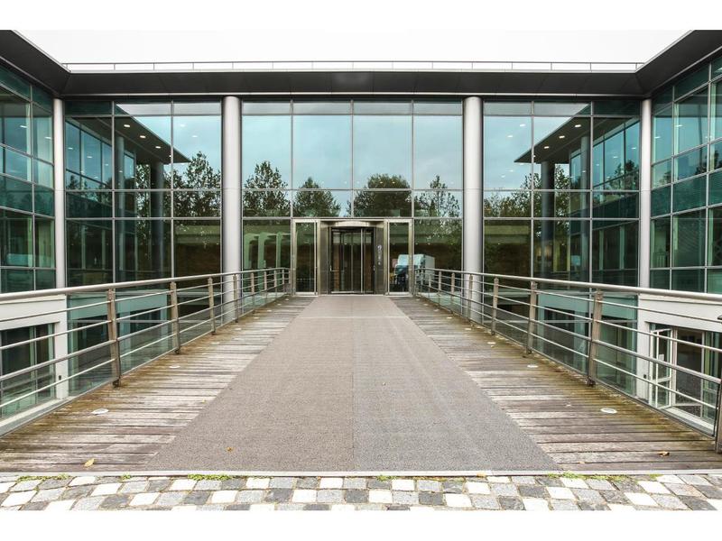 Location Bureaux 118 m² à 1 691 m²