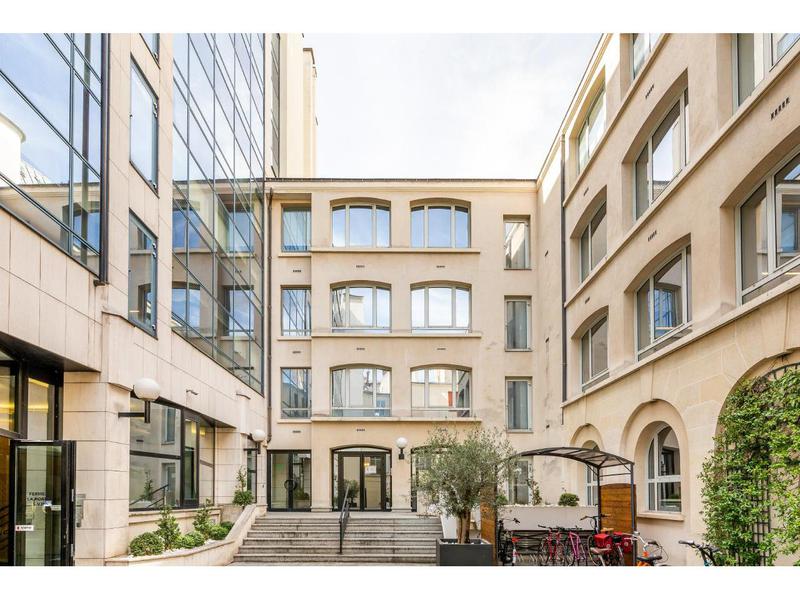 Location Bureaux 265 m² - Photo 1