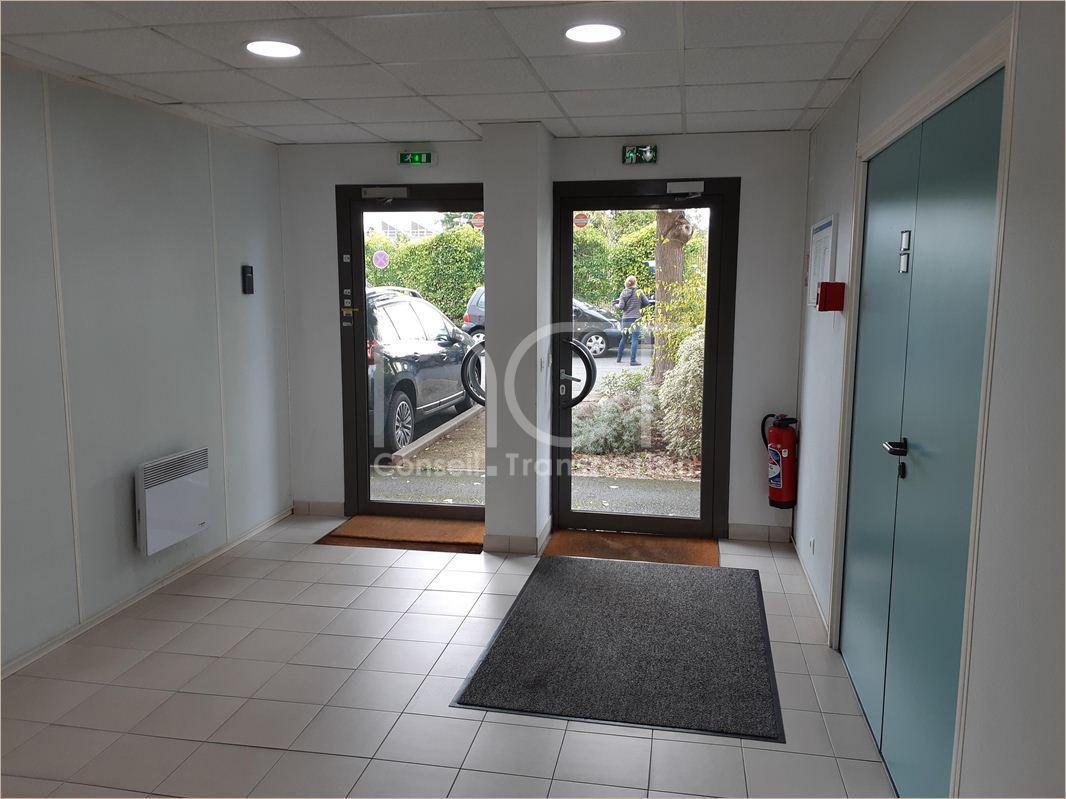 8 Rue Du Conseil De L europe 91300 Massy Location Bureau Massy 91300 324m² – BureauxLocaux.com